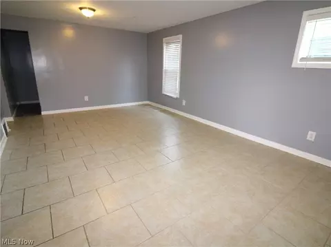 514 E 32nd St, Lorain, OH 44055 photo 3