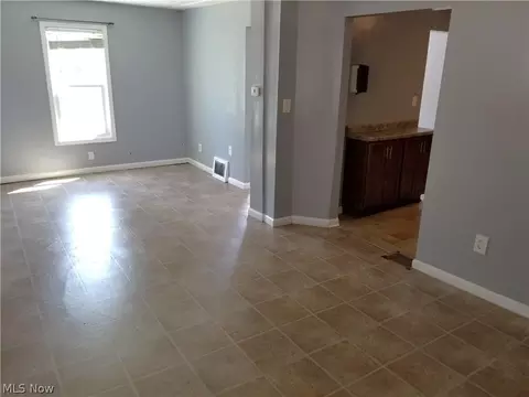 514 E 32nd St, Lorain, OH 44055 photo 4