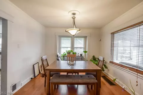 462 Ardella Ave, Akron, OH 44306 photo 4