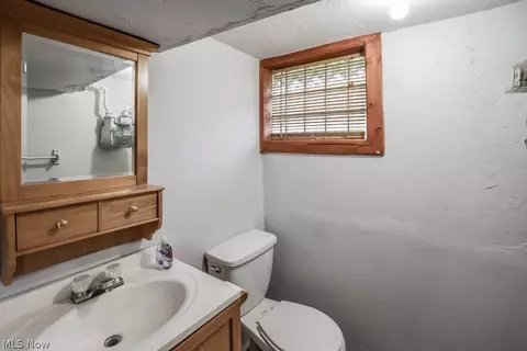 462 Ardella Ave, Akron, OH 44306 photo 14