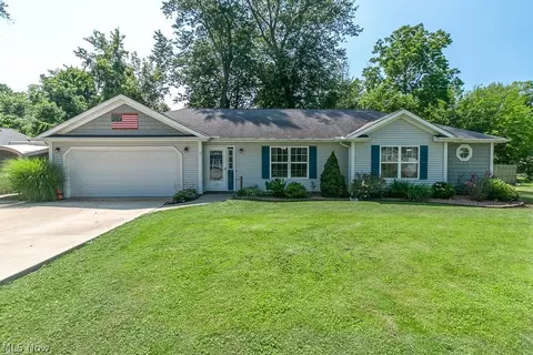 1572 Hazel Ave, Madison, OH 44057