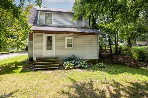 2478 Wadsworth Rd, Norton, OH 44203