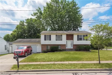 2046 Rugby St, Twinsburg, OH 44087