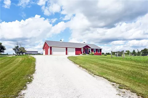 14183 Stanwood St SW, Navarre, OH 44662
