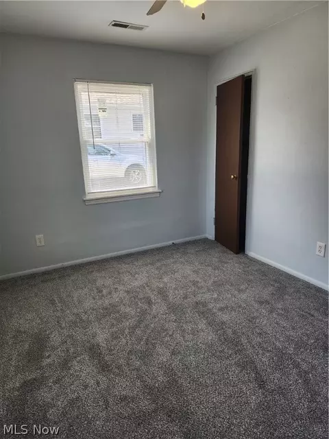 Bedroom - 138 Seneca Ave, Elyria, OH 44035 photo 4 of 4