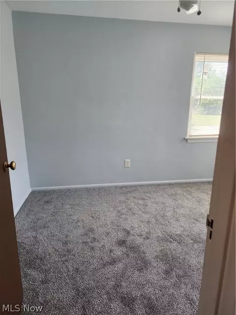 Bedroom - 138 Seneca Ave, Elyria, OH 44035 photo 2 of 4
