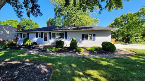 20498 Carlyle Dr, Strongsville, OH 44149