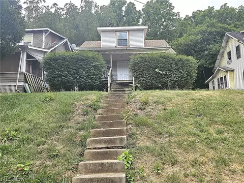 3610 6th Ave, Parkersburg, WV 26101