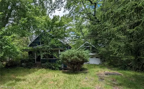 23300 Drake Rd, Bedford, OH 44146