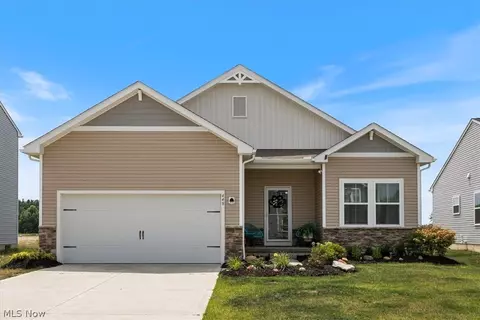 448 River Run Dr, Elyria, OH 44035