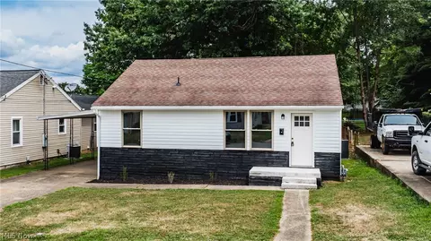 1413 23rd St, Vienna, WV 26105