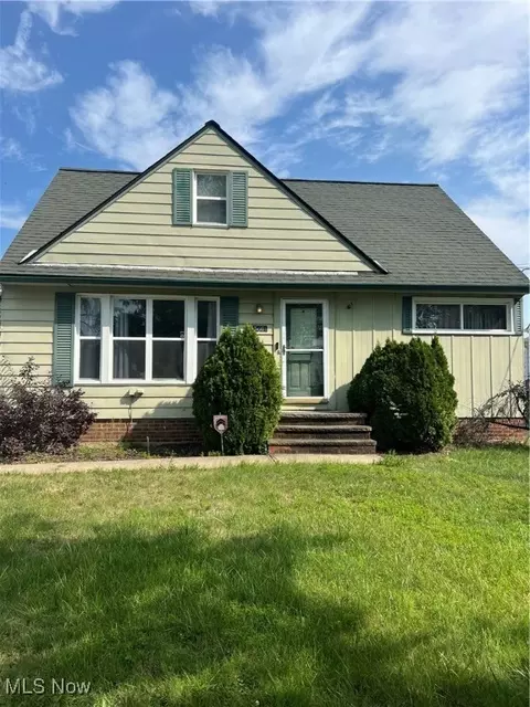 15601 Ramage Ave, Maple Heights, OH 44137