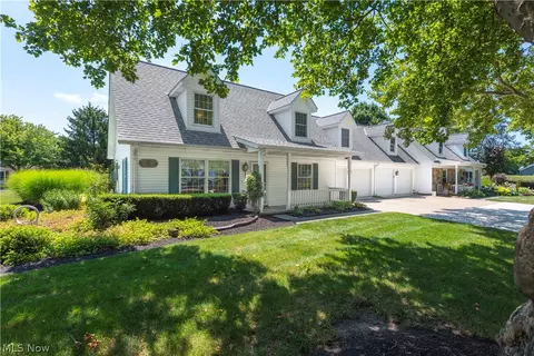 656 2nd St #3, Fairport Harbor, OH 44077