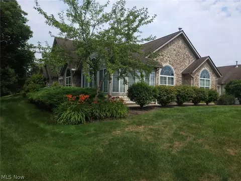 265 Arlington Dr, Aurora, OH 44202