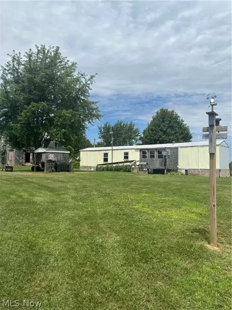 9685 Dozer Ridge Rd, Blue Rock, OH 43720