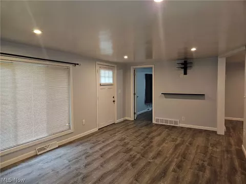 2365 Eschtruth St, Elyria, OH 44035 photo 9