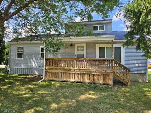 2365 Eschtruth St, Elyria, OH 44035 photo 2