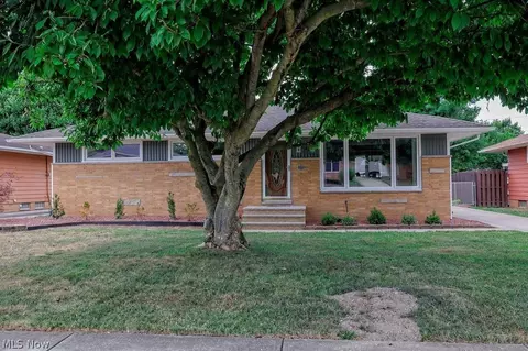7284 Whitaker Dr, Parma, OH 44130