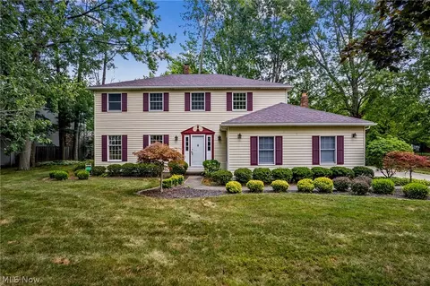 2787 Circlewood Dr, Westlake, OH 44145