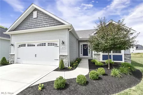 13929 Laurelbrook Oval, Strongsville, OH 44136
