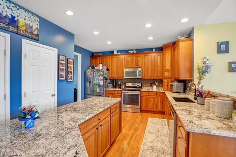 113 Boulder Dr, Berea, OH 44017 photo 8