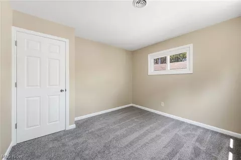 Bedroom - 500 Willow Park Rd, Elyria, OH 44035 photo 9 of 11