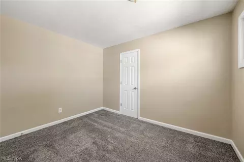 Bedroom - 500 Willow Park Rd, Elyria, OH 44035 photo 7 of 11