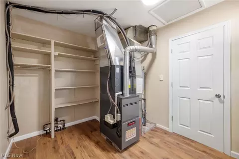 Entry Way - 500 Willow Park Rd, Elyria, OH 44035 photo 2 of 2