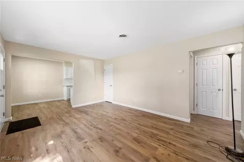 Living - 500 Willow Park Rd, Elyria, OH 44035 photo 3 of 5