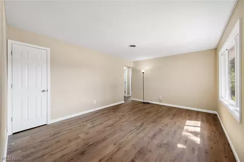 Living - 500 Willow Park Rd, Elyria, OH 44035 photo 1 of 5