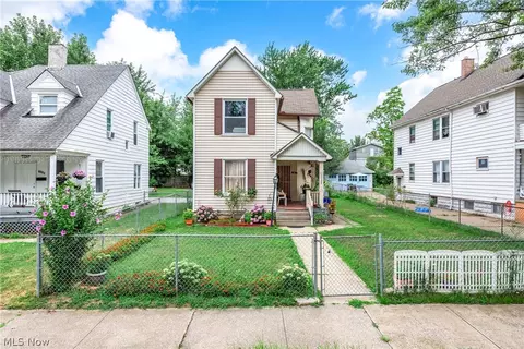 2122 W 96th St, Cleveland, OH 44102