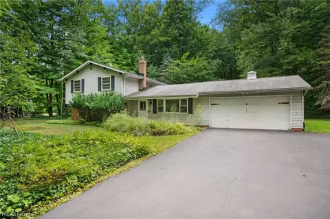 4301 Wayne Rd, Mantua, OH 44255
