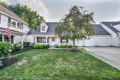 9820 Stratton Ct, Mentor, OH 44060 photo 3
