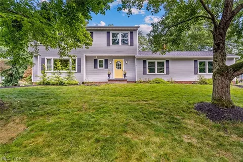 57 Parmelee Dr, Hudson, OH 44236