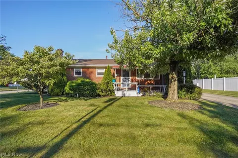 314 Charring Cross Dr, Munroe Falls, OH 44262