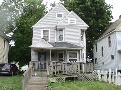 323 12th St, Elyria, OH 44035