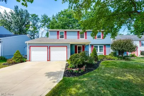 5463 Oak Ridge Dr, Willoughby, OH 44094