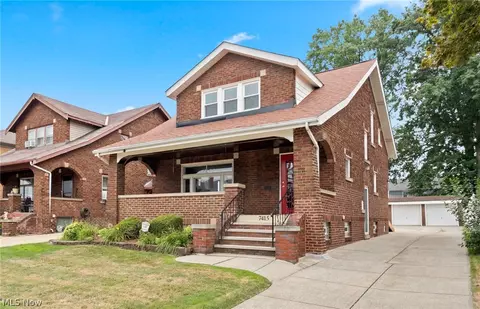 7415 Ridgefield Rd, Cleveland, OH 44129