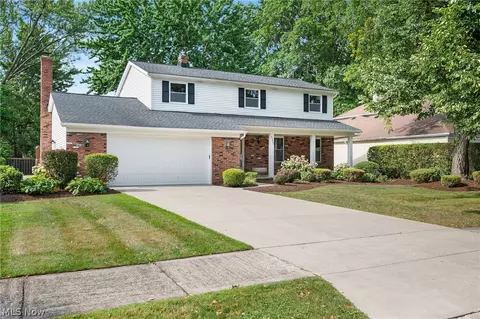 22687 Vine Ct, Rocky River, OH 44116