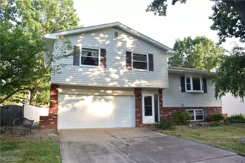 393 Tammery Dr, Tallmadge, OH 44278