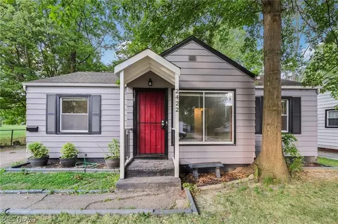 2422 Malden Rd, Cleveland, OH 44121