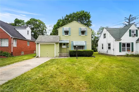 886 Packard Dr, Akron, OH 44320
