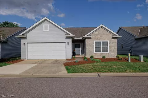 302 Stonehedge Dr, Elyria, OH 44035