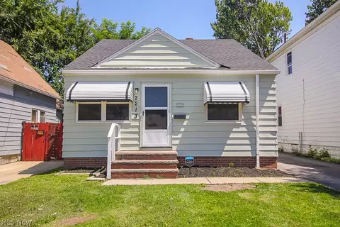 2213 W 104th St, Cleveland, OH 44102