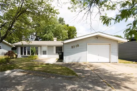 9115 N Plaza Dr, Northfield, OH 44067