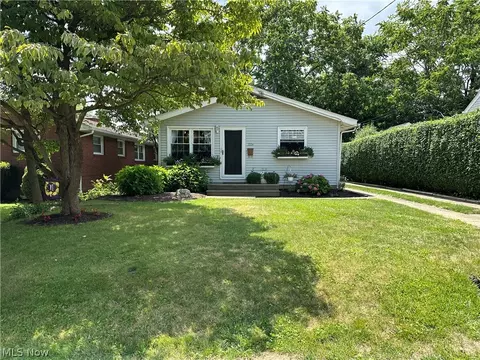 1226 28th St NE, Canton, OH 44714
