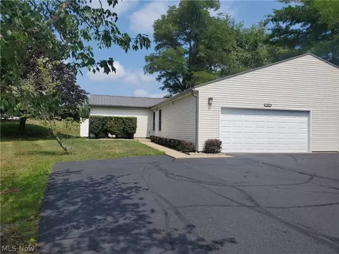1099 Concord Pl, Zanesville, OH 43701