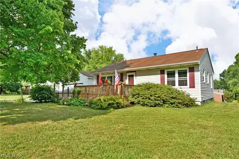 2907 Hilda Dr SE, Warren, OH 44484