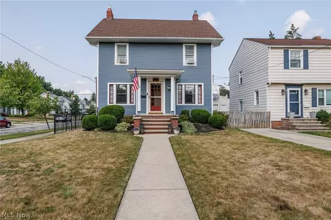 2246 Arthur Ave, Lakewood, OH 44107