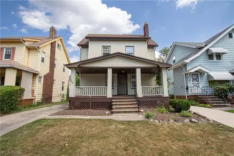 945 Nela View Rd, Cleveland Heights, OH 44112